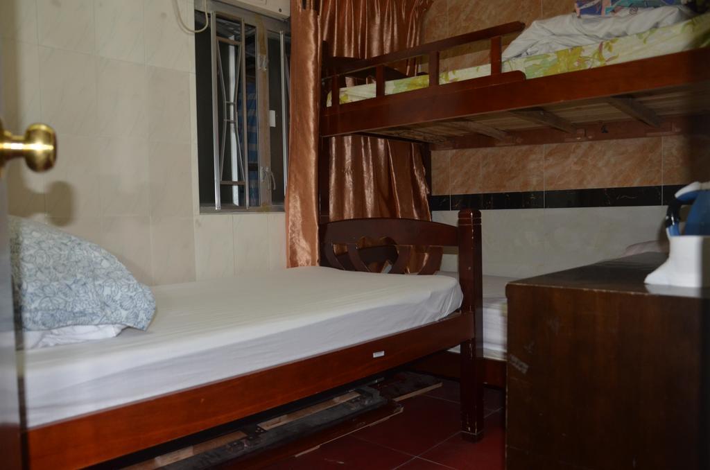 Tai Hao Hostel Хонконг Стая снимка